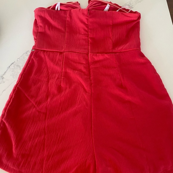 NWOT- Guess Romper - Picture 4 of 6